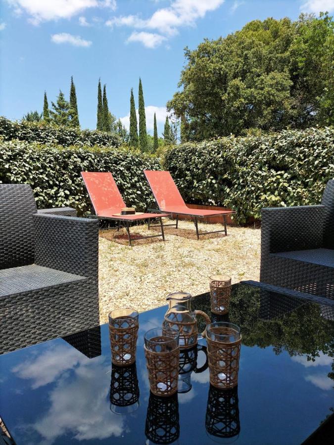 Quietude En Luberon Lägenhet Roussillon en Isere Exteriör bild
