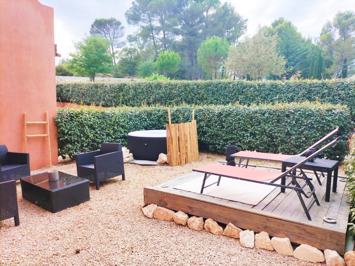 Quietude En Luberon Lägenhet Roussillon en Isere Exteriör bild